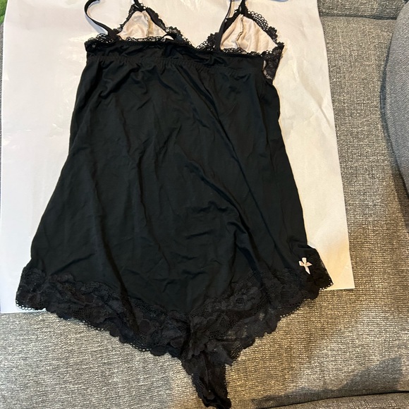 Adorable Lingerie by Victoria Secret! - Picture 3 of 6